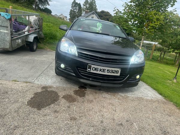 Opel Astra Hatchback, Petrol, 2006, Black