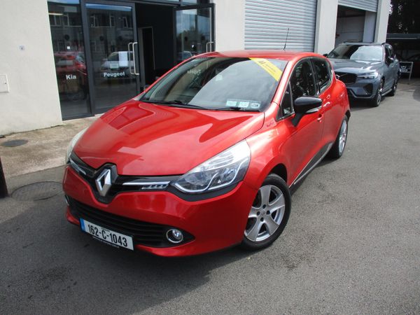 Renault Clio Hatchback, Petrol, 2016, Red