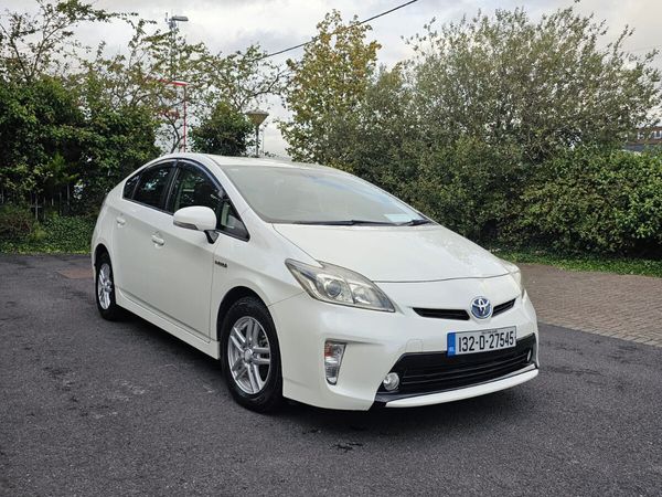 Toyota Prius Hatchback, Petrol Hybrid, 2013, White