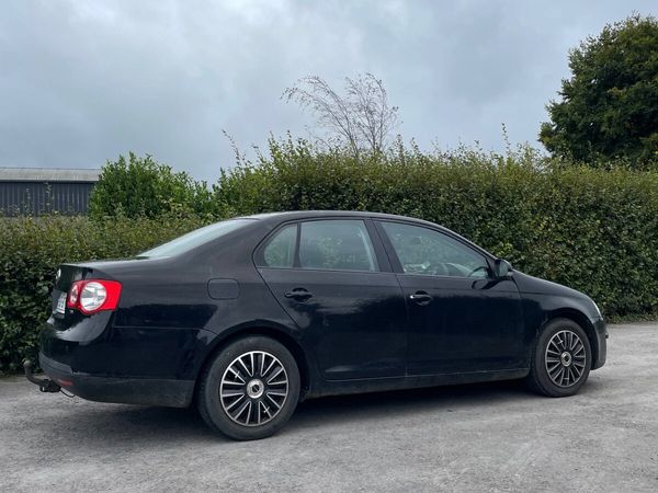 Volkswagen Jetta Saloon, Diesel, 2010, Black
