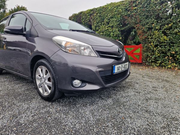 Toyota Yaris Hatchback, Petrol, 2014, Grey