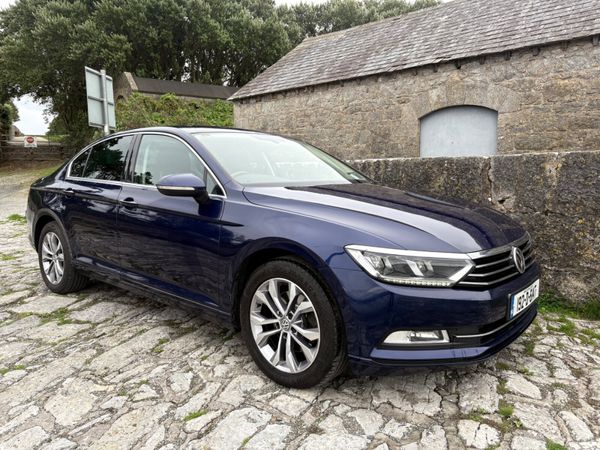 Volkswagen Passat Saloon, Diesel, 2019, Blue