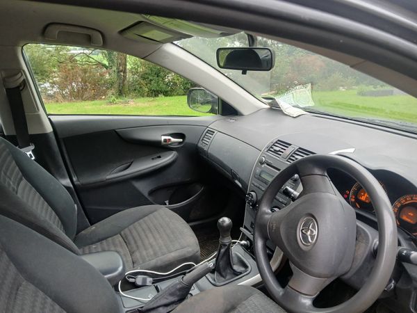 Toyota Corolla Saloon, Petrol, 2007, Grey