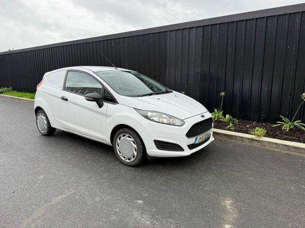 Ford Fiesta Hatchback, Diesel, 2017, White