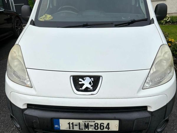 Peugeot Partner MPV, Diesel, 2011, White