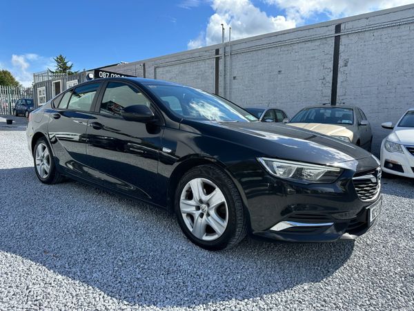 Opel Insignia Hatchback, Diesel, 2018, Black