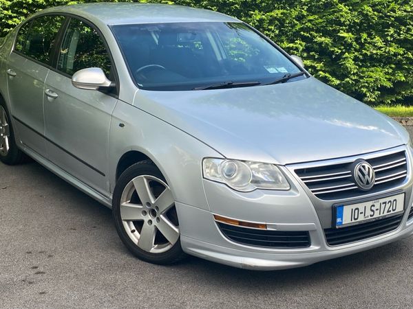 Volkswagen Passat Saloon, Diesel, 2010, Silver