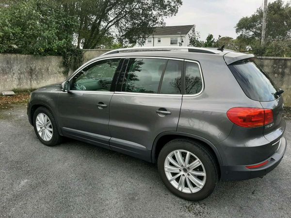 Volkswagen Tiguan SUV, Diesel, 2014, Grey