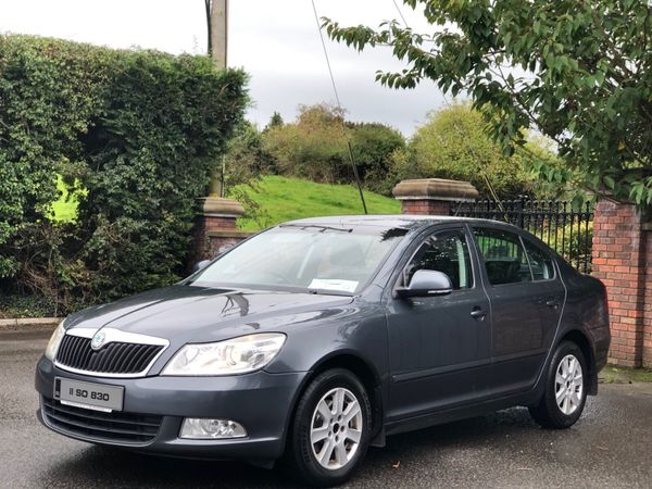 Skoda Octavia Saloon, Diesel, 2011, Grey