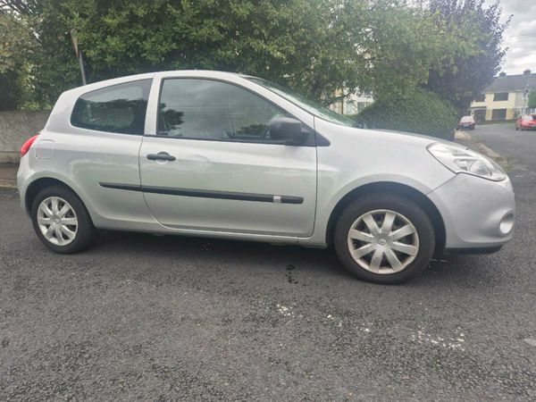 Renault Clio Hatchback, Ethanol Petrol, 2012, Silver