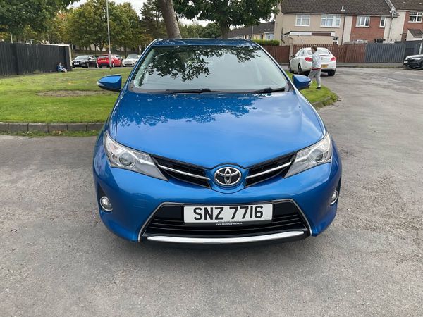 Toyota Auris Hatchback, Petrol, 2013, Blue