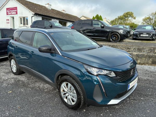 Peugeot 5008 MPV, Diesel, 2023, Blue