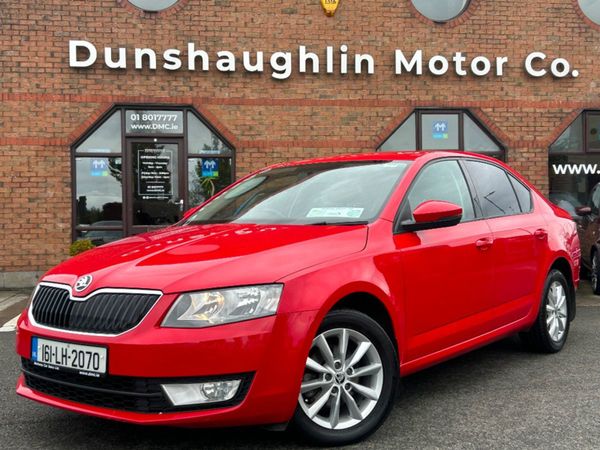 Skoda Octavia Saloon, Diesel, 2016, Red