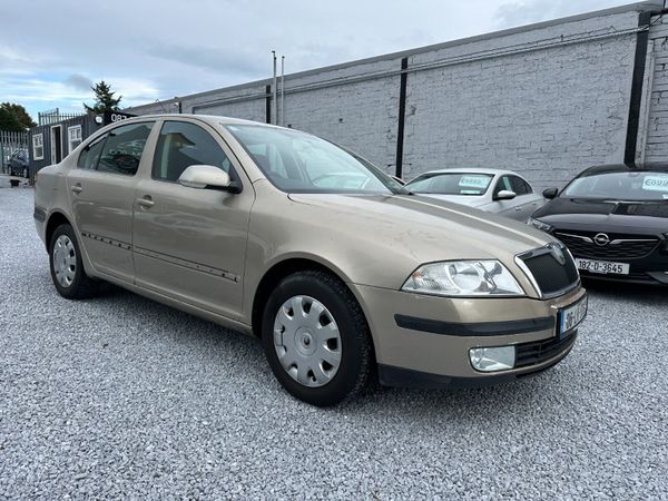Skoda Octavia Hatchback, Petrol, 2006, Beige