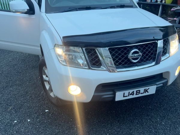 Nissan Navara Pick Up, Diesel, 2015, White