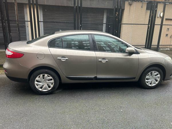 Renault Fluence Saloon, Diesel, 2014, Gold