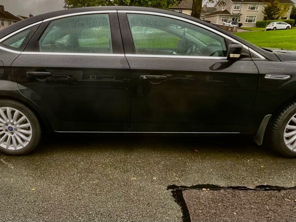 Ford Mondeo Saloon, Diesel, 2012, Black