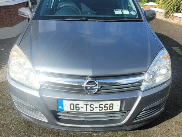 Opel Astra Hatchback, Petrol, 2006, Grey