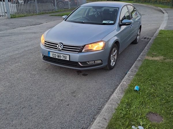 Volkswagen Passat Saloon, Diesel, 2013, Grey