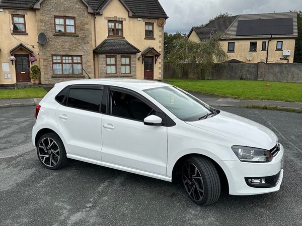 Volkswagen Polo Hatchback, Petrol, 2012, White