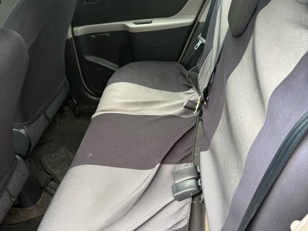 Toyota Yaris Hatchback, Petrol, 2007, Silver