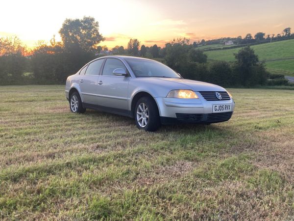 Volkswagen Passat Saloon, Diesel, 2005, Silver