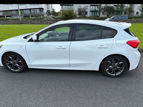 Ford Focus Hatchback, Diesel, 2019, White