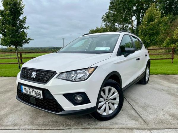 SEAT Arona Hatchback, Petrol, 2019, White