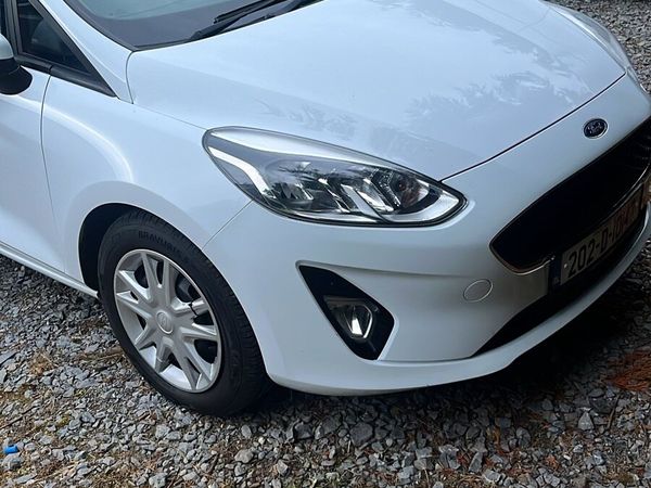 Ford Fiesta Hatchback, Diesel, 2020, White