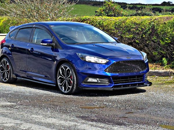 Ford Focus Hatchback, Diesel, 2018, Blue