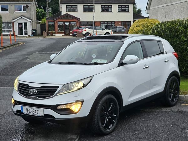 Kia Sportage SUV, Diesel, 2011, White
