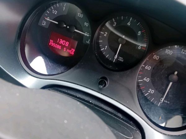 SEAT Leon Hatchback, Diesel, 2010, Grey