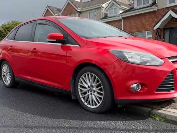 Ford Focus Saloon, Diesel, 2011, Red