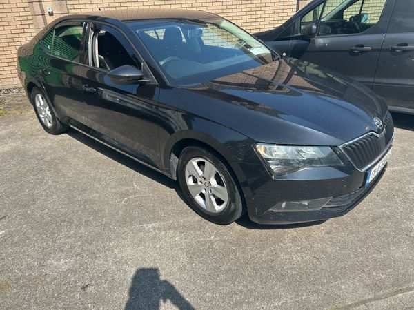 Skoda Superb Hatchback, Diesel, 2017, Black