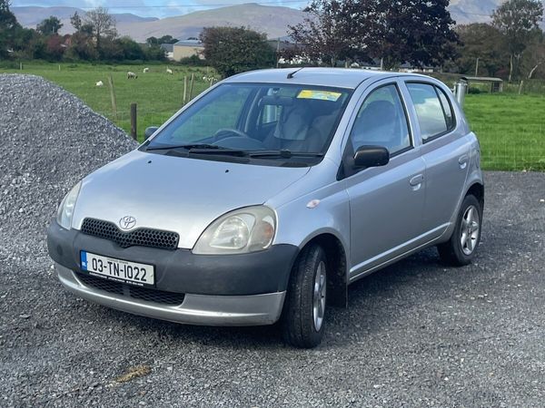 Toyota Yaris Hatchback, Petrol, 2003, Silver