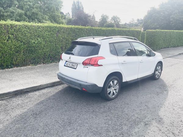 Peugeot 2008 Hatchback, Petrol, 2014, White