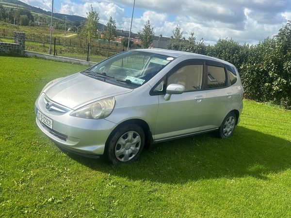 Honda Fit Hatchback, Petrol, 2007, Silver