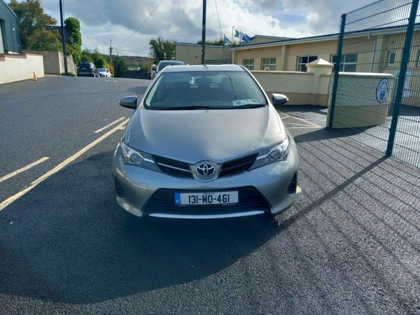 Toyota Auris Hatchback, Diesel, 2013, Grey