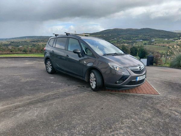 Vauxhall Zafira MPV, Diesel, 2013, Grey