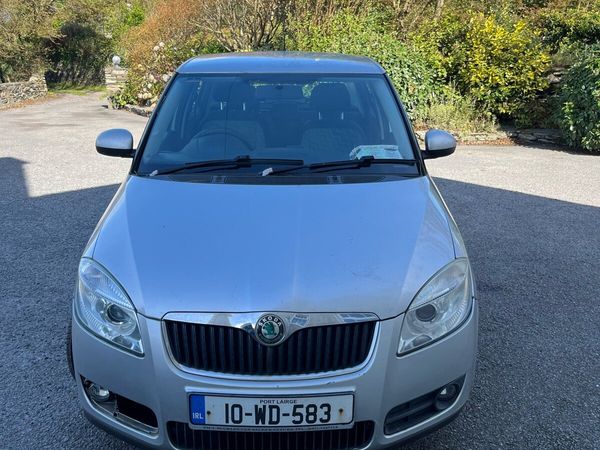 Skoda Fabia Hatchback, Petrol, 2010, Silver