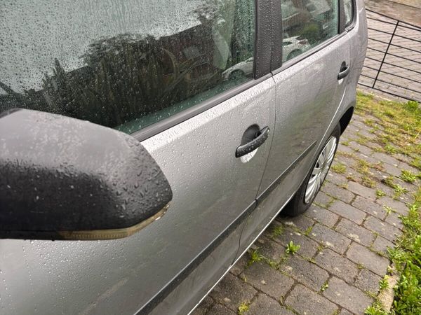 Volkswagen Polo Hatchback, Petrol, 2006, Silver