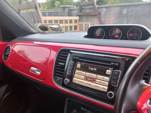 Volkswagen Beetle Hatchback, Petrol, 2014, Red