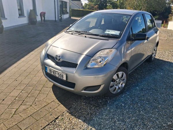 Toyota Yaris Hatchback, Petrol, 2010, Silver