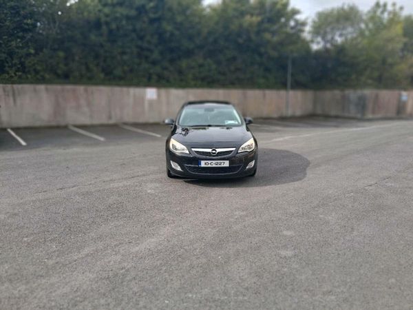 Opel Astra Hatchback, Diesel, 2010, Black