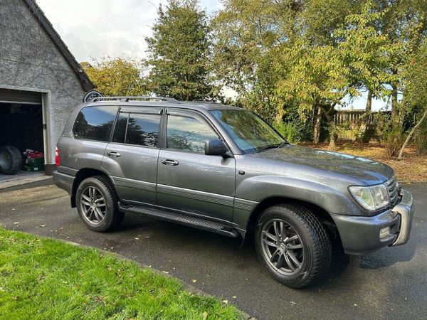 Toyota Land Cruiser SUV, Petrol, 2004, Silver