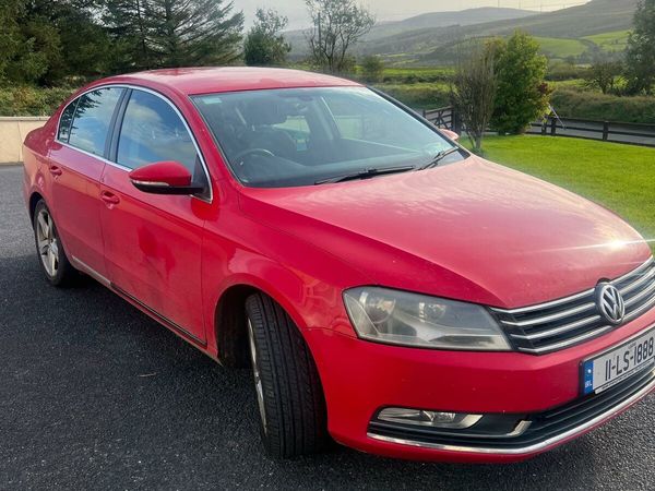 Volkswagen Passat Saloon, Diesel, 2011, Red