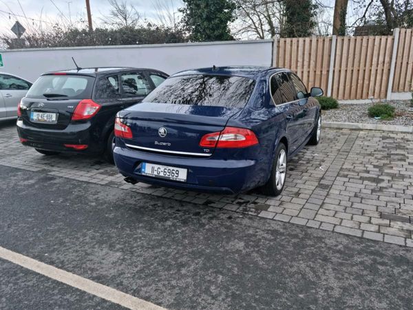 Skoda Superb Hatchback, Diesel, 2011, Blue