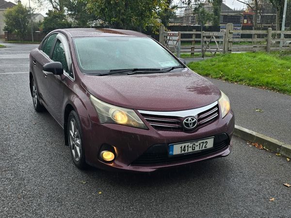 Toyota Avensis Saloon, Diesel, 2014, Red