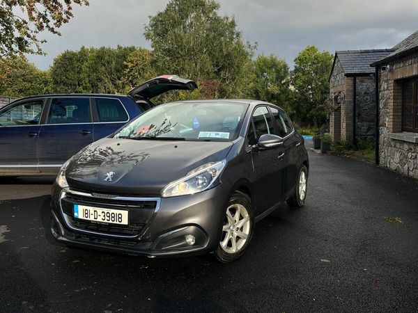 Peugeot 208 Hatchback, Petrol, 2018, Grey