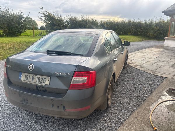Skoda Octavia Saloon, Diesel, 2015, Grey